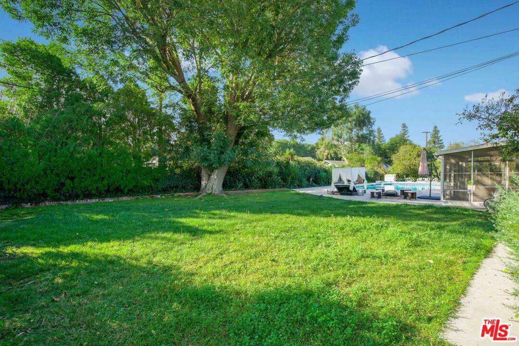 Woodland Hills, CA 91367,6207 Melba AVE