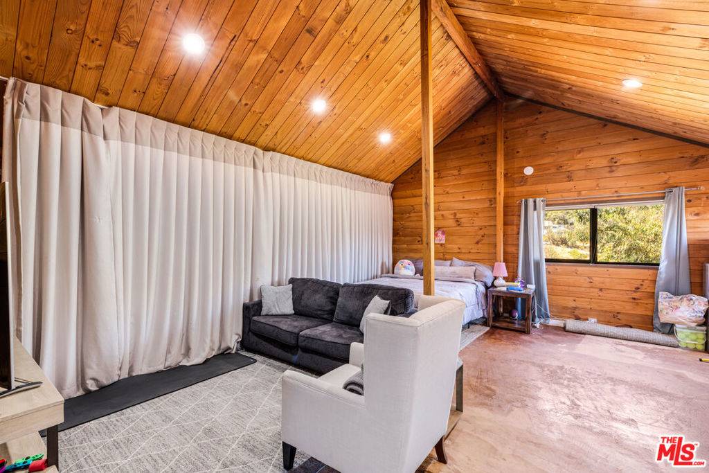 Agoura Hills, CA 91301,29127 Triunfo DR