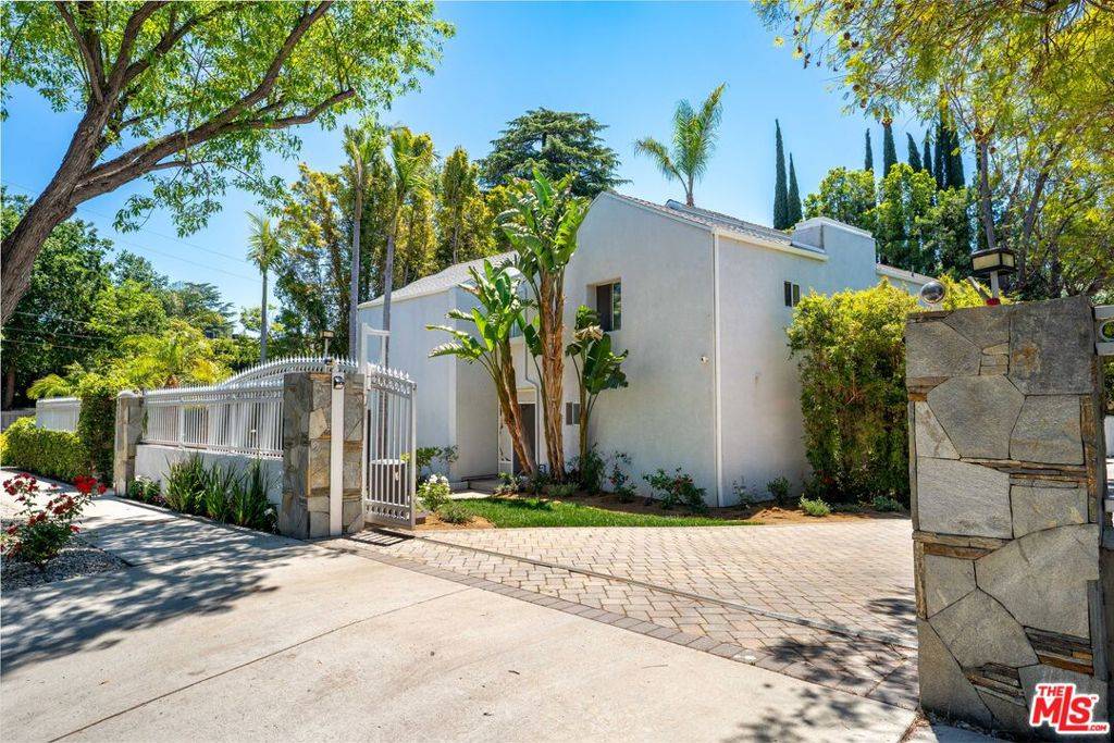 Woodland Hills, CA 91367,23246 Canzonet ST
