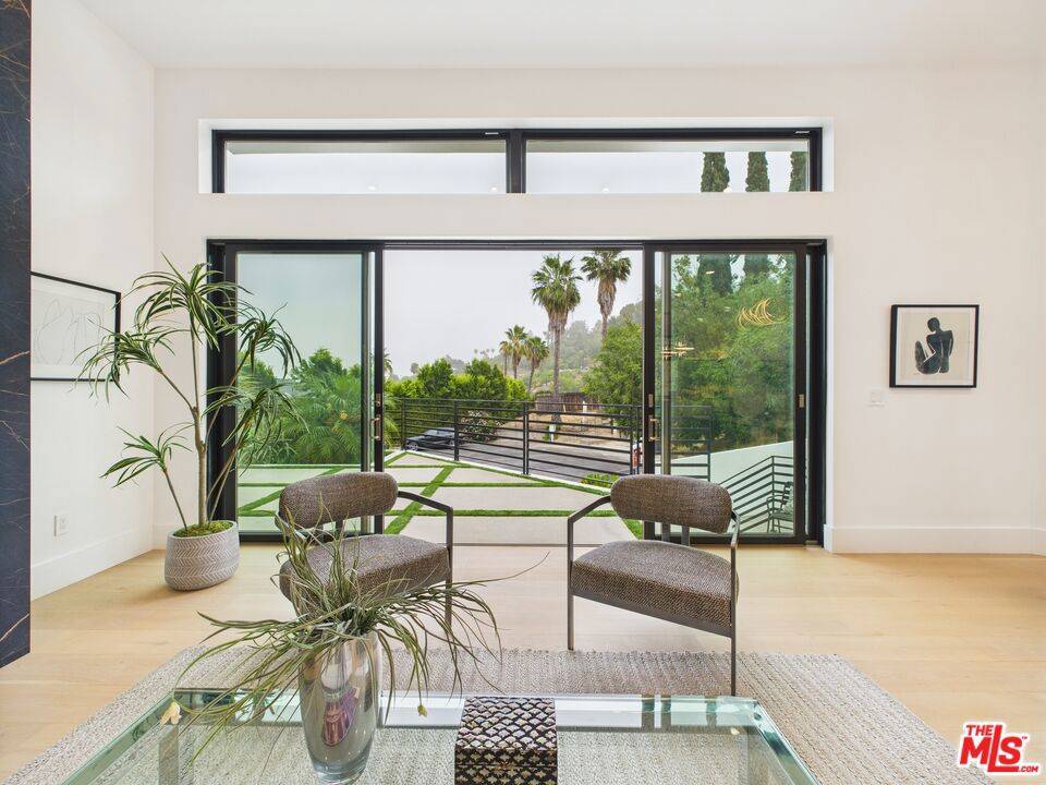 Tarzana, CA 91356,4637 Dunas LN