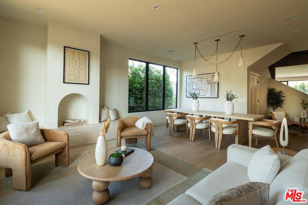 Valley Village, CA 91607,11746 La Maida ST