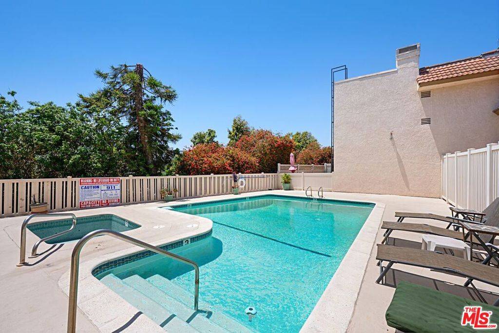 Los Angeles, CA 90066,4365 Mclaughlin AVE #12