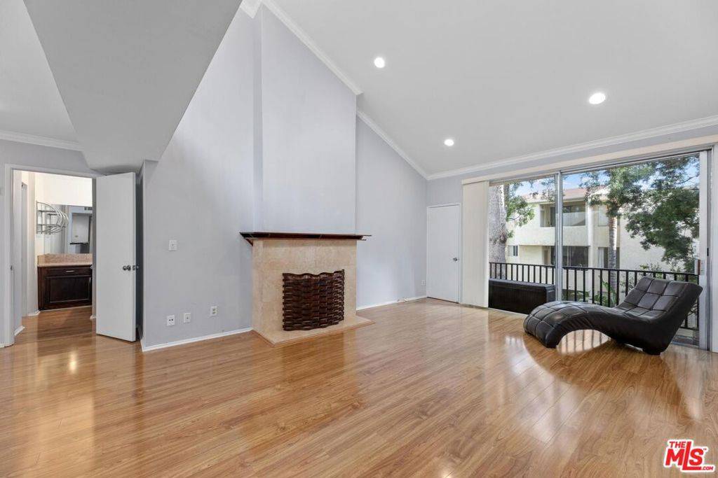 Encino, CA 91316,5325 Newcastle AVE #338