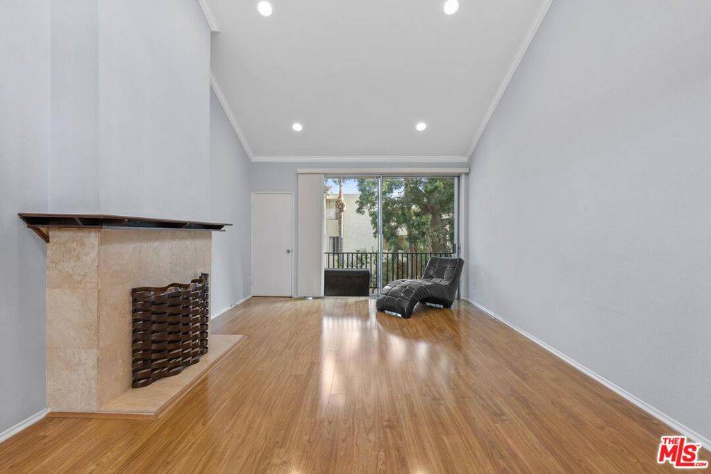 Encino, CA 91316,5325 Newcastle AVE #338