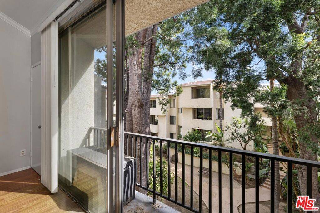 Encino, CA 91316,5325 Newcastle AVE #338