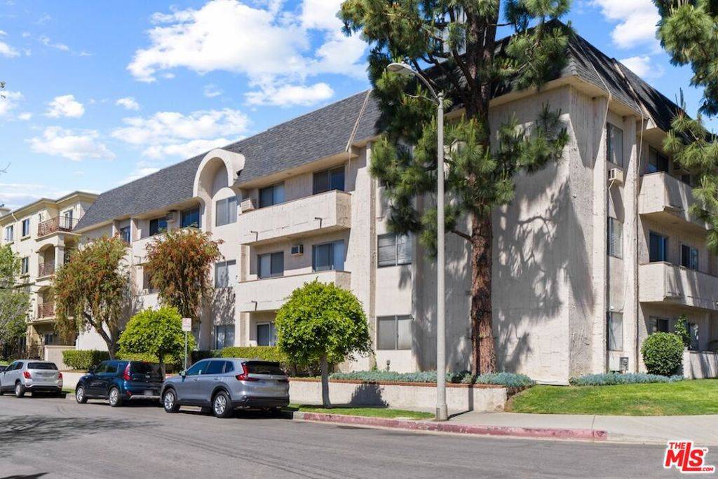 Los Angeles, CA 90025,1831 Prosser AVE #215
