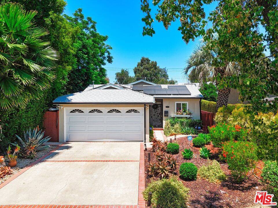 Woodland Hills, CA 91364,22101 Buena Ventura ST