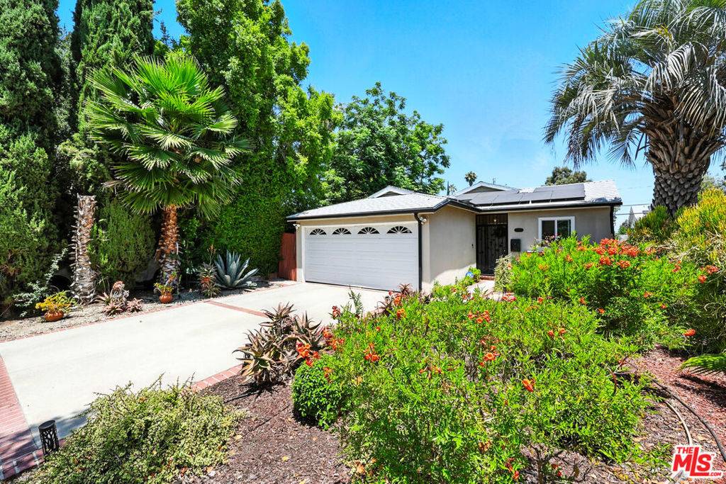 Woodland Hills, CA 91364,22101 Buena Ventura ST