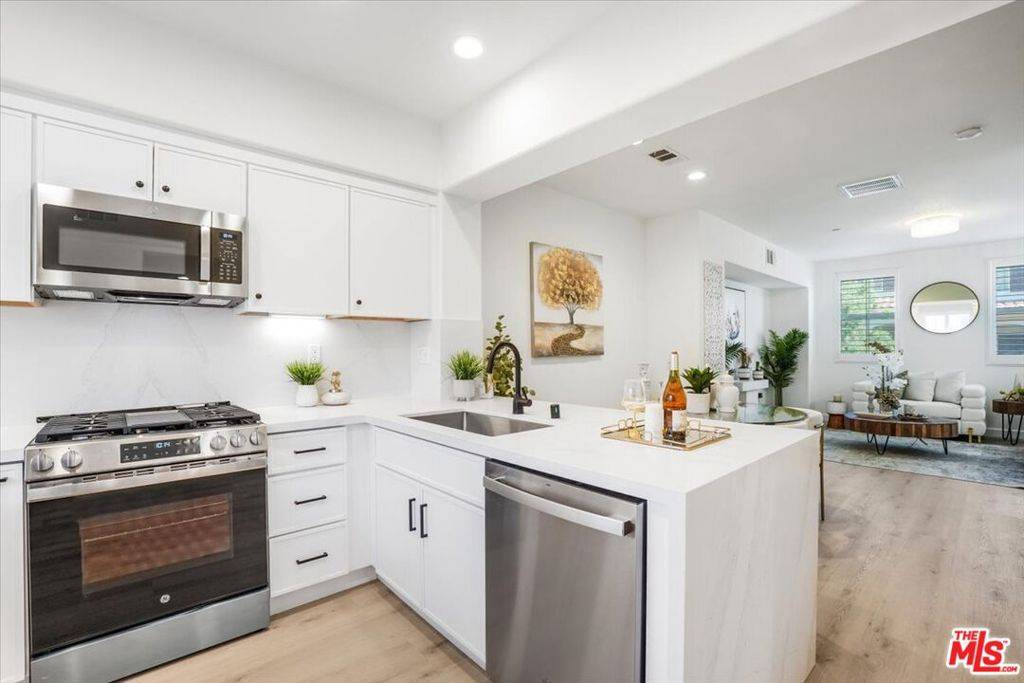 Granada Hills, CA 91344,15645 Odyssey DR #71
