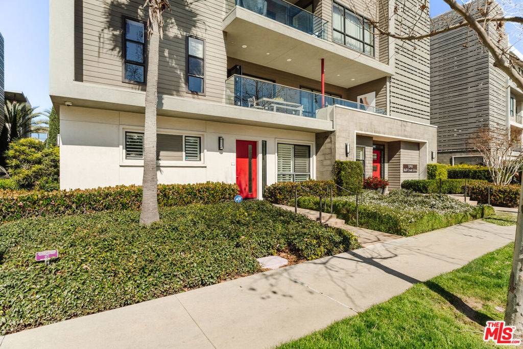 Los Angeles, CA 90094,12765 Bluff Creek DR #1