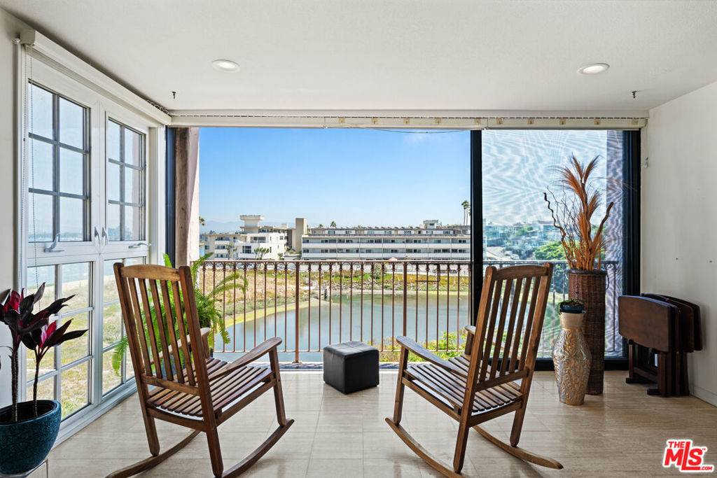 Playa Del Rey, CA 90293,6220 Pacific AVE #303