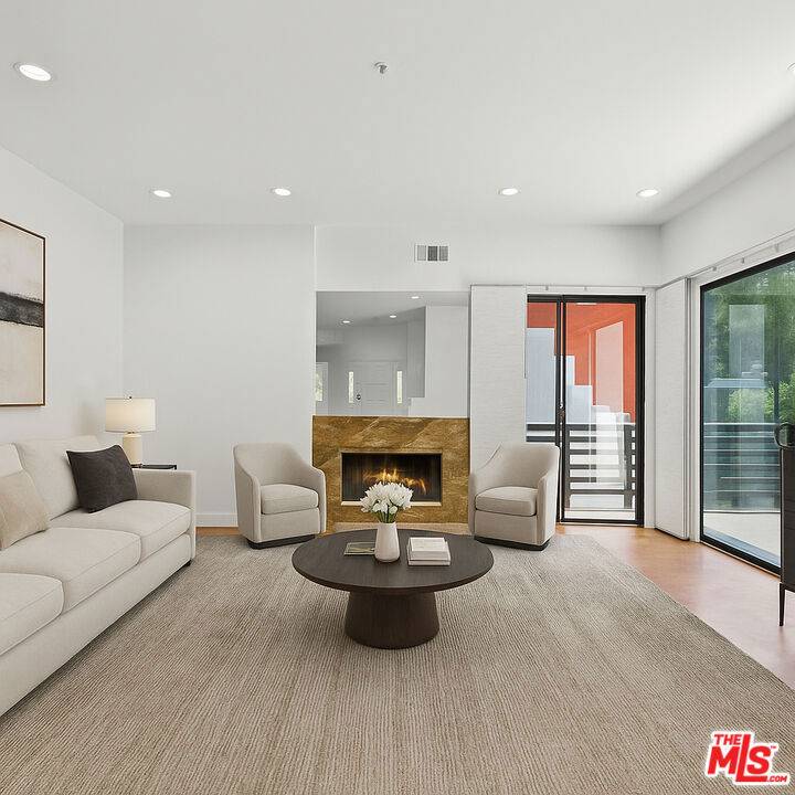 Los Angeles, CA 90068,2646 Rinconia DR
