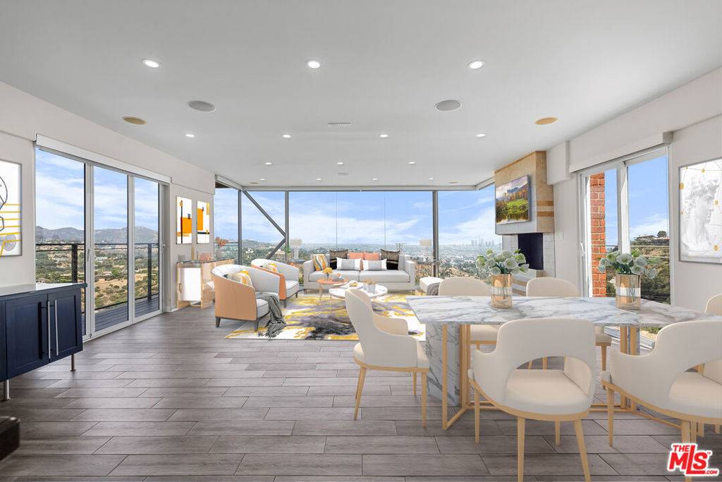 Los Angeles, CA 90068,6960 Pacific View DR