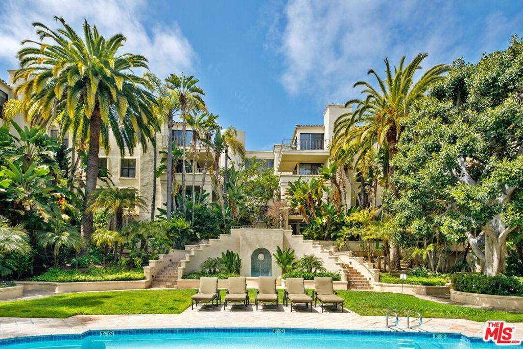 Los Angeles, CA 90049,555 S Barrington AVE #418