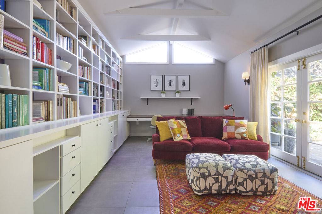 Valley Village, CA 91607,5105 Morella AVE