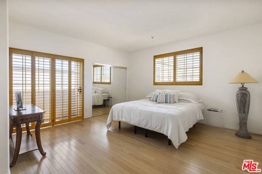 North Hollywood, CA 91602,10630 Moorpark ST #302