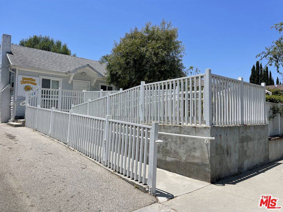 Culver City, CA 90232,3843 College AVE