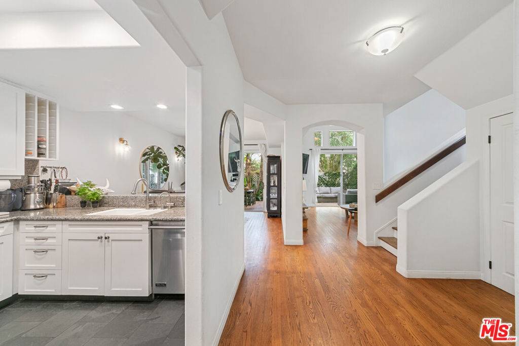 Malibu, CA 90265,6477 Zuma View PL #125