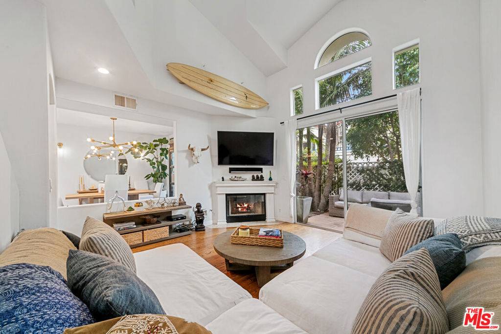 Malibu, CA 90265,6477 Zuma View PL #125