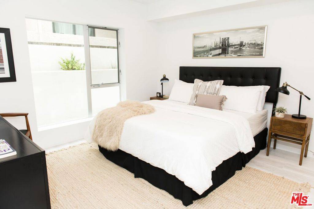 Los Angeles, CA 90049,625 S BARRINGTON AVE #410
