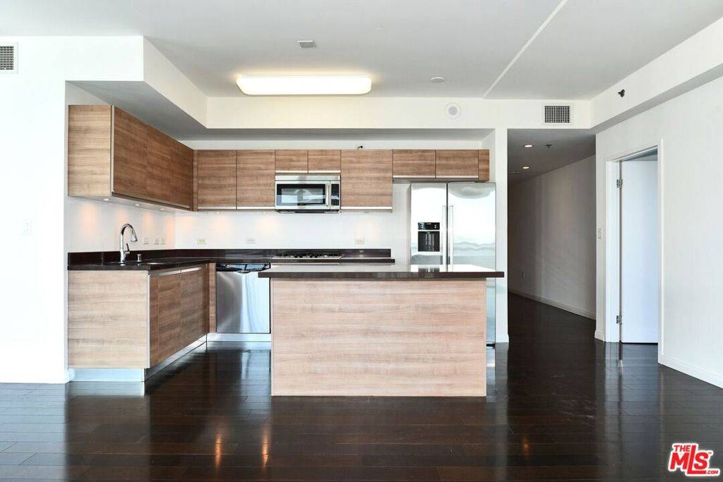Los Angeles, CA 90010,3785 Wilshire BLVD #1801