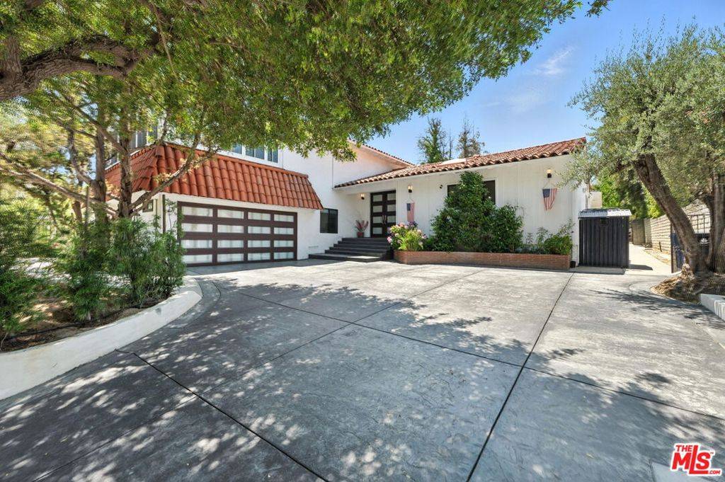 Tarzana, CA 91356,18912 Pasadero DR