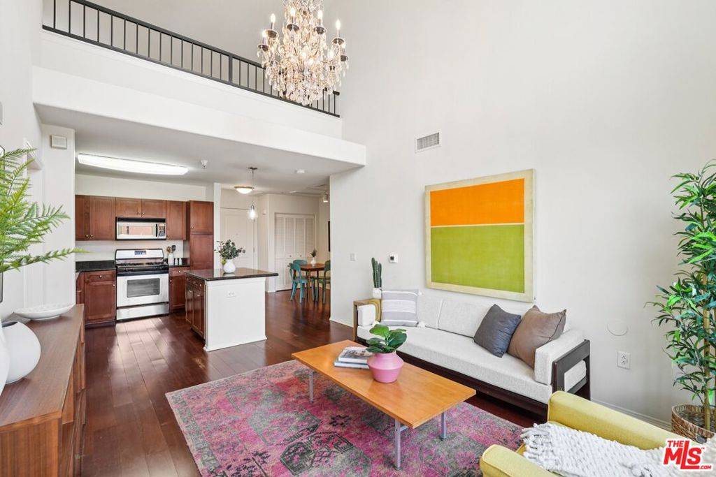 Los Angeles, CA 90012,100 S Alameda ST #428