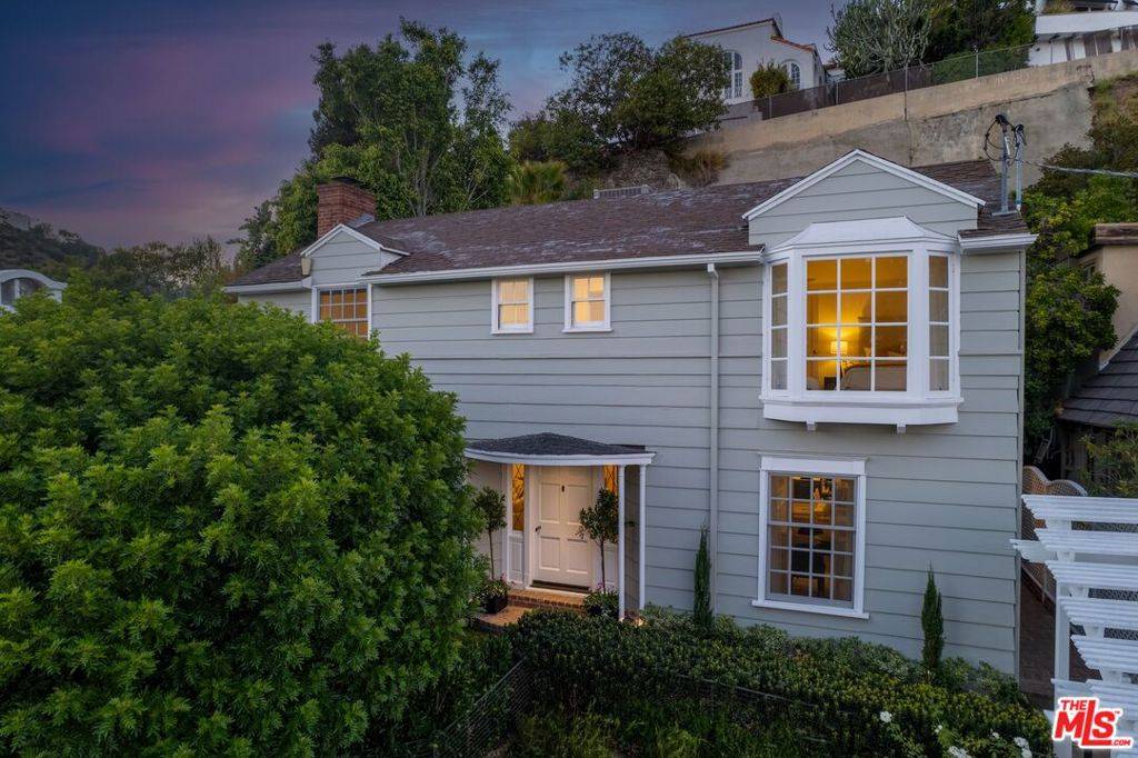 Los Angeles, CA 90046,8023 Hemet PL