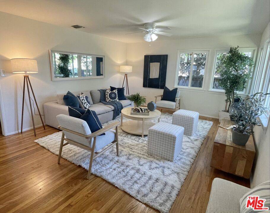 Los Angeles, CA 90066,11419 Charnock RD