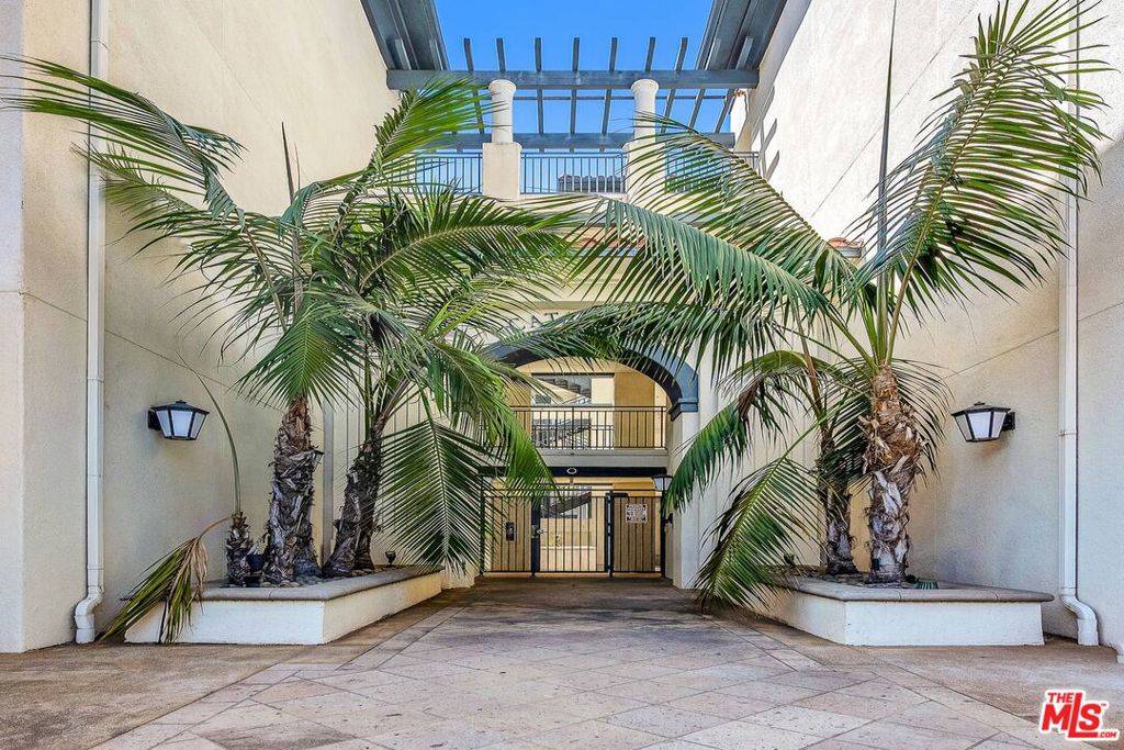 Playa Vista, CA 90094,12963 Runway RD #414