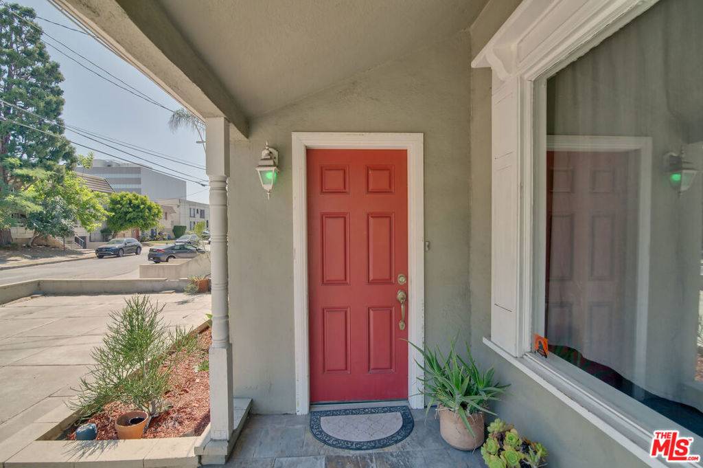 Toluca Lake, CA 91602,10829 Kling ST