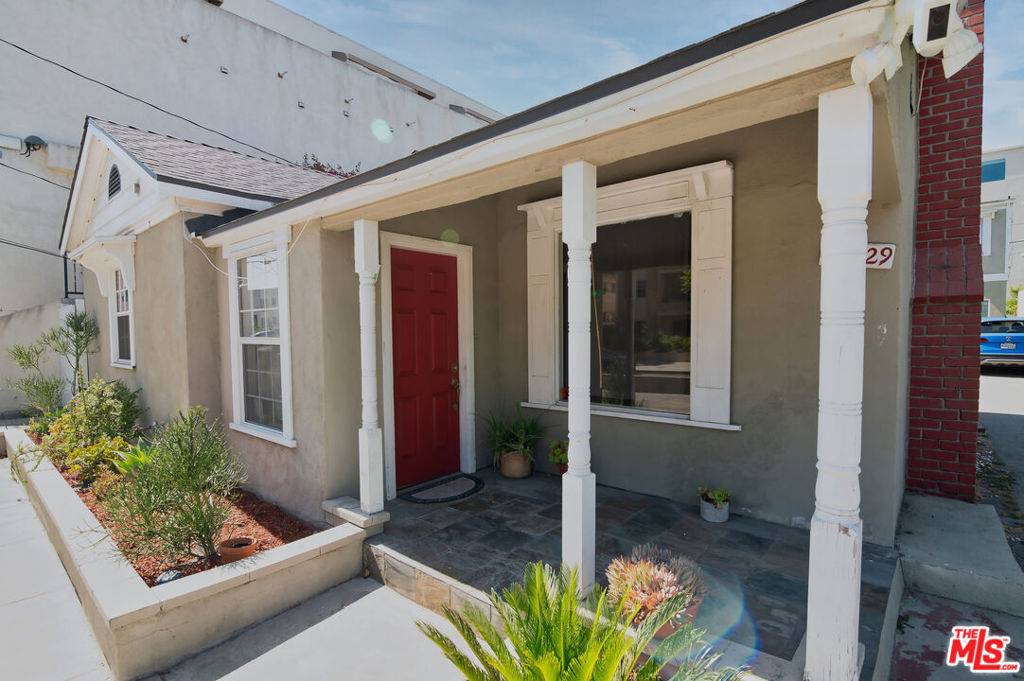 Toluca Lake, CA 91602,10829 Kling ST