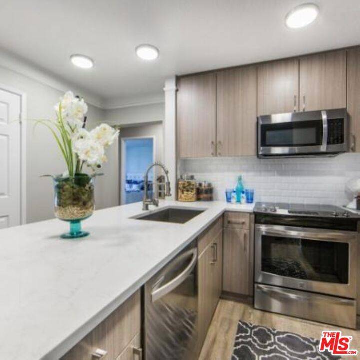 Rancho Palos Verdes, CA 90275,6600 Beachview DR #333