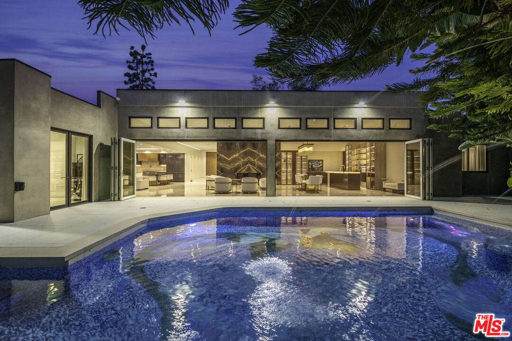 Los Angeles, CA 90049,16601 Park Lane CIR