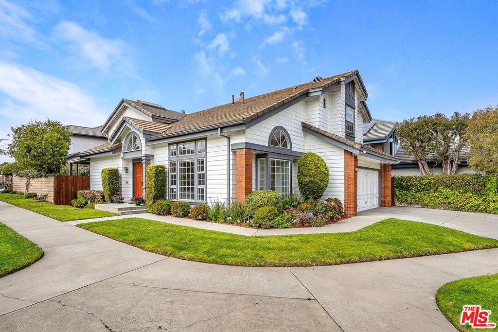 Playa Del Rey, CA 90293,8319 Berger AVE