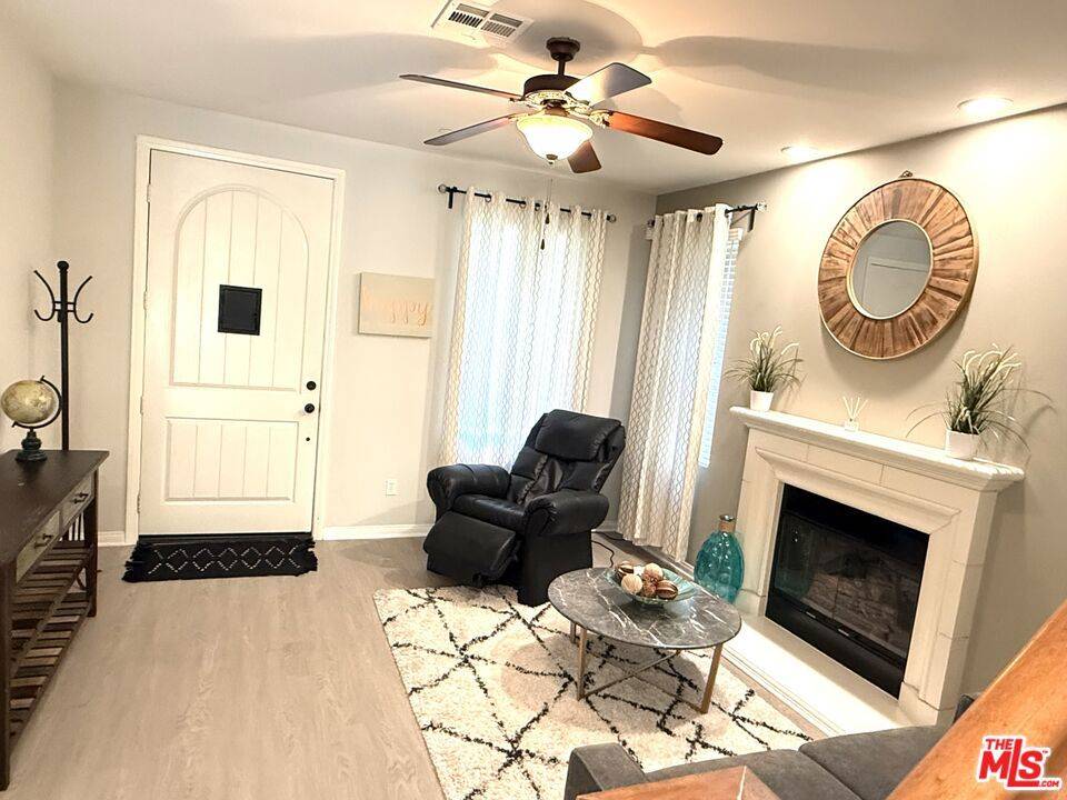 Monrovia, CA 91016,335 Genoa ST #K
