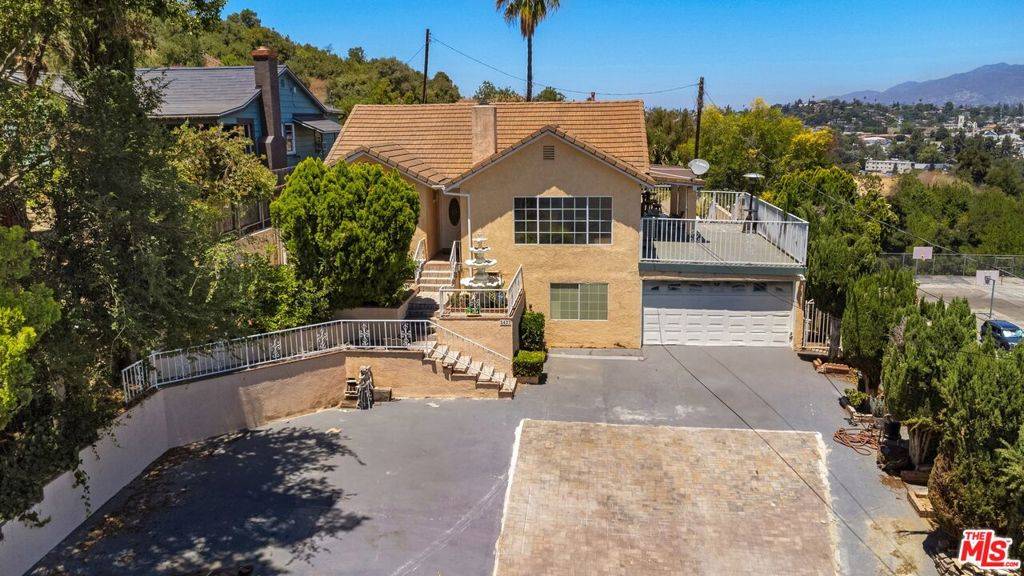 Los Angeles, CA 90042,5427 Bushnell WAY