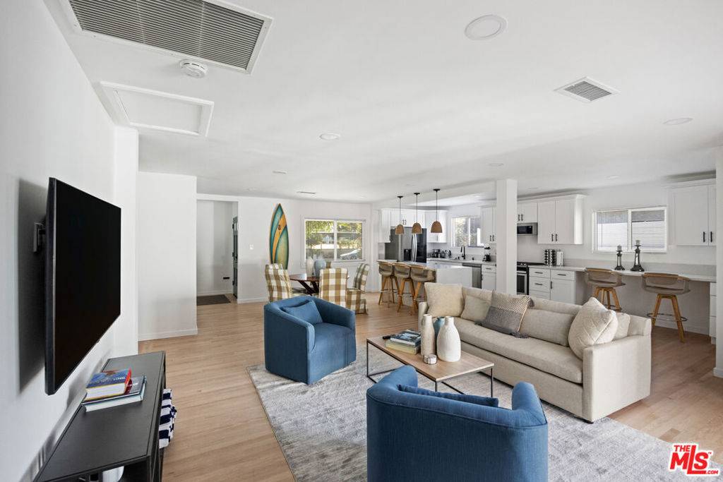 Culver City, CA 90230,11333 Braddock DR
