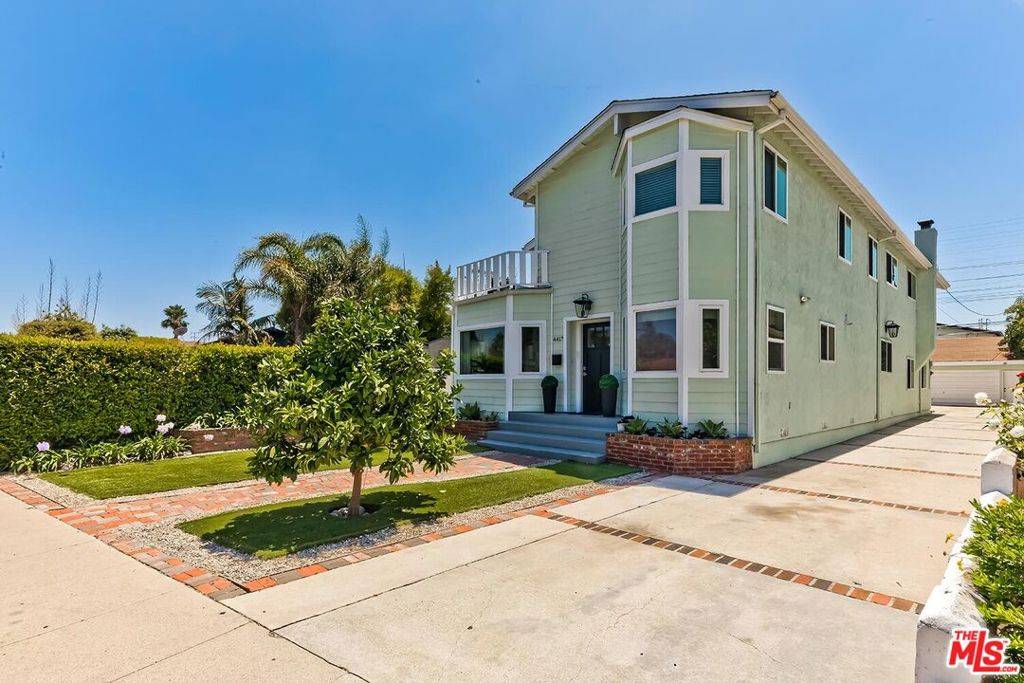 Los Angeles, CA 90066,4417 Campbell DR