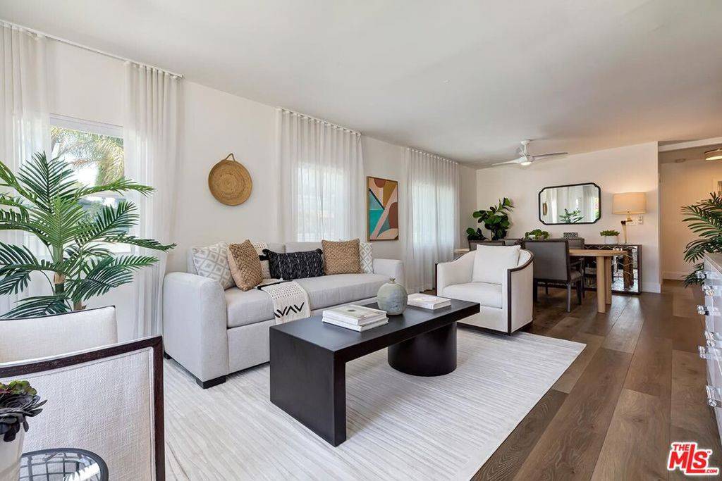 Los Angeles, CA 90066,4417 Campbell DR