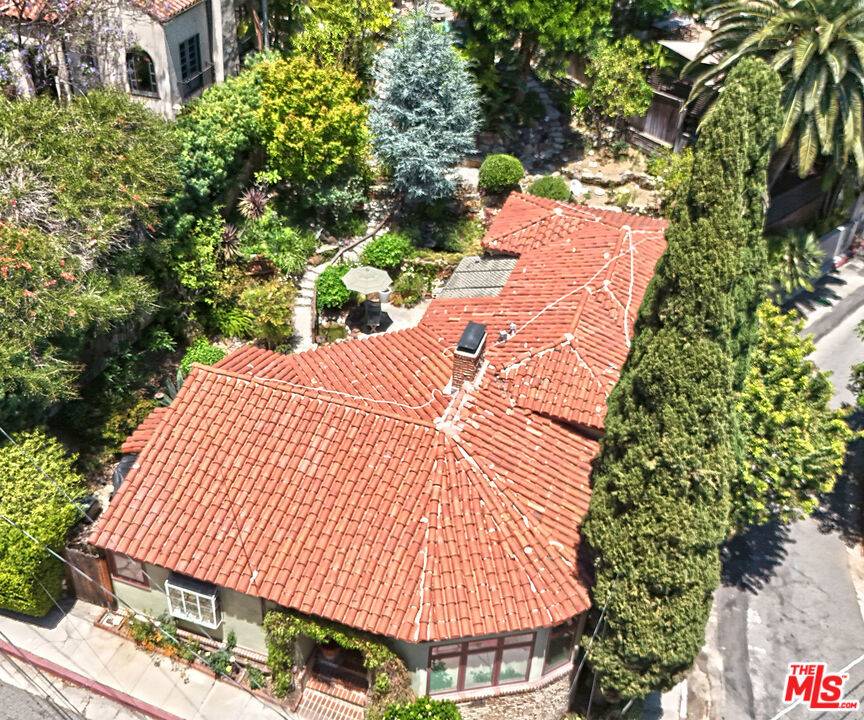 Los Angeles, CA 90068,2228 Vista Del Mar PL