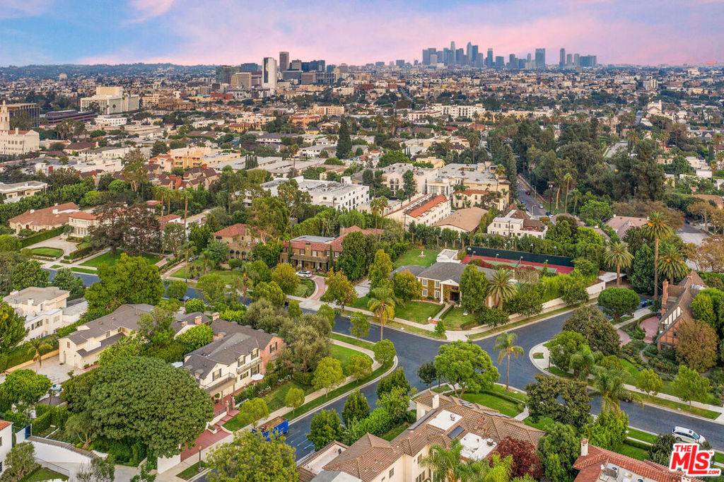 Los Angeles, CA 90005,69 Fremont PL