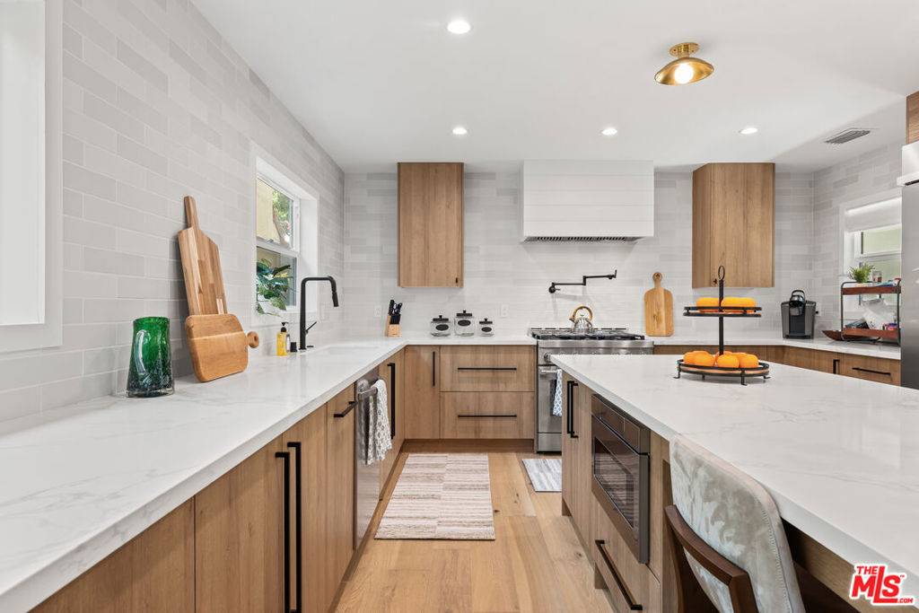 Studio City, CA 91604,4034 Denny AVE
