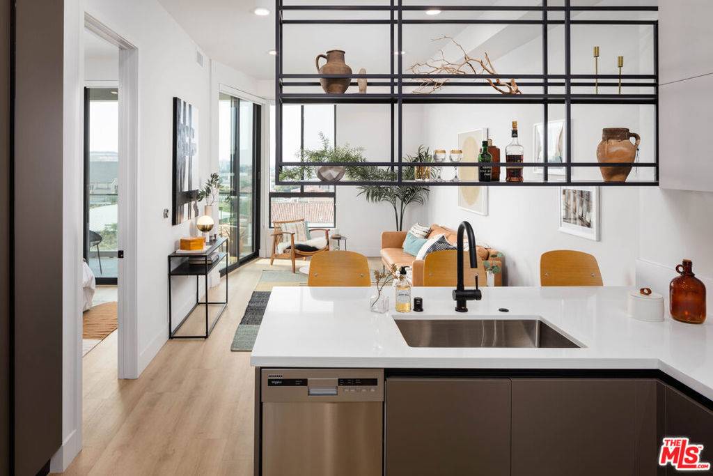 Culver City, CA 90232,3833 Dunn #403