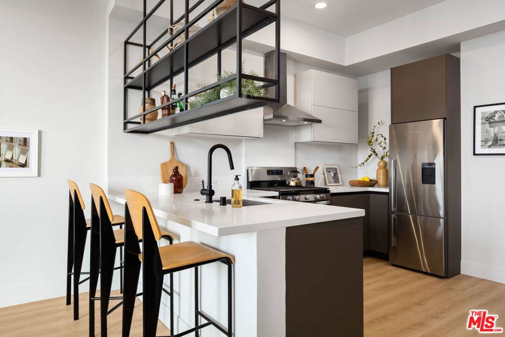 Culver City, CA 90232,3833 Dunn #204