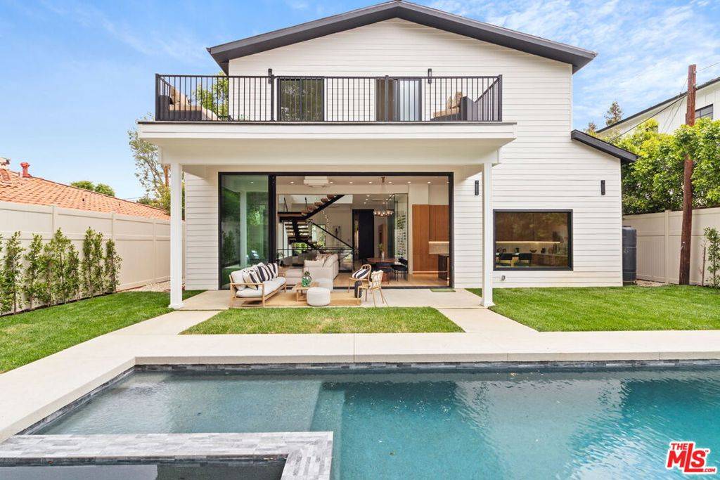Encino, CA 91436,4535 Haskell AVE