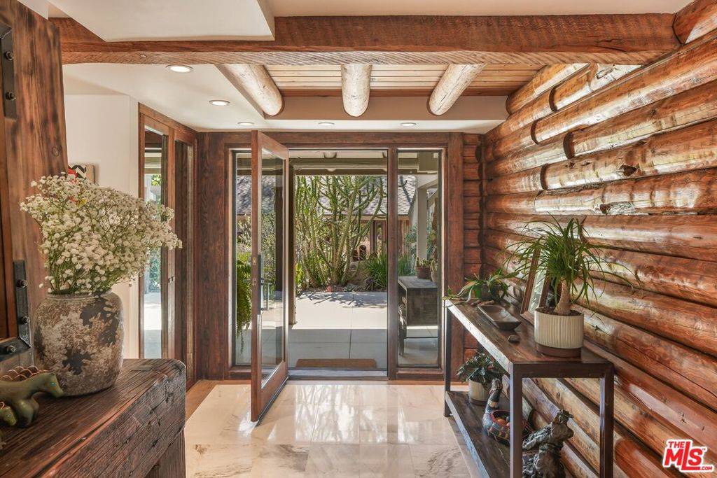 West Hills, CA 91304,7336 Studio RD
