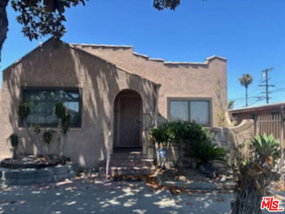 Los Angeles, CA 90044,719 W Century BLVD