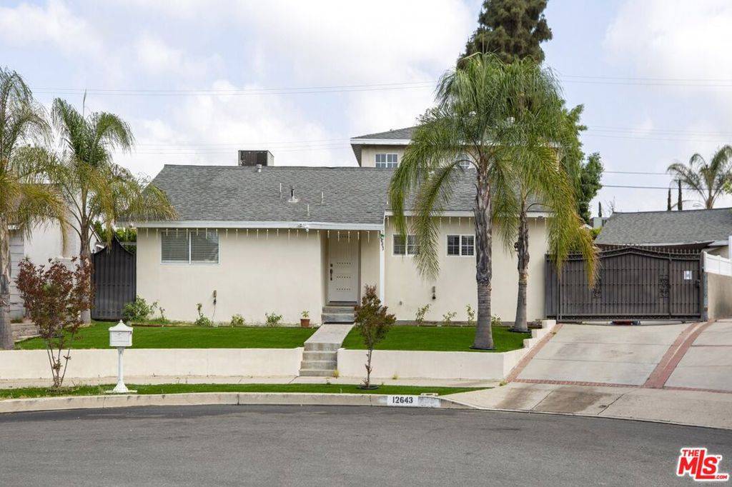 North Hollywood, CA 91605,12643 Elkwood ST
