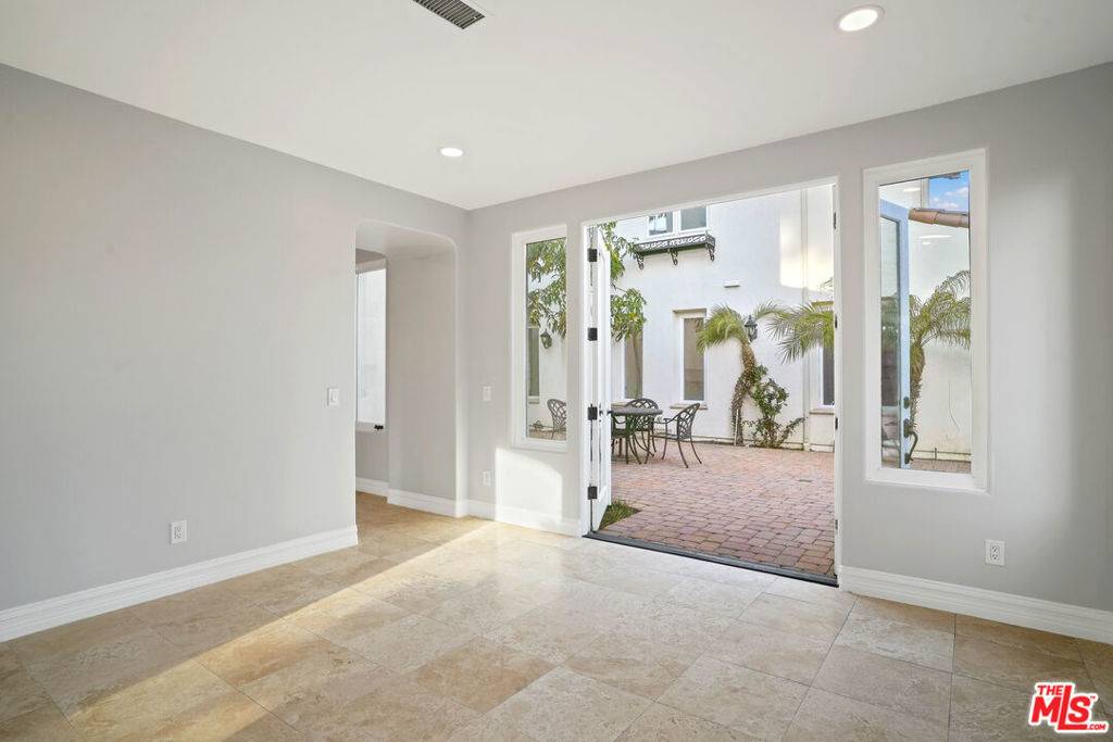 Encino, CA 91316,5309 Louise AVE